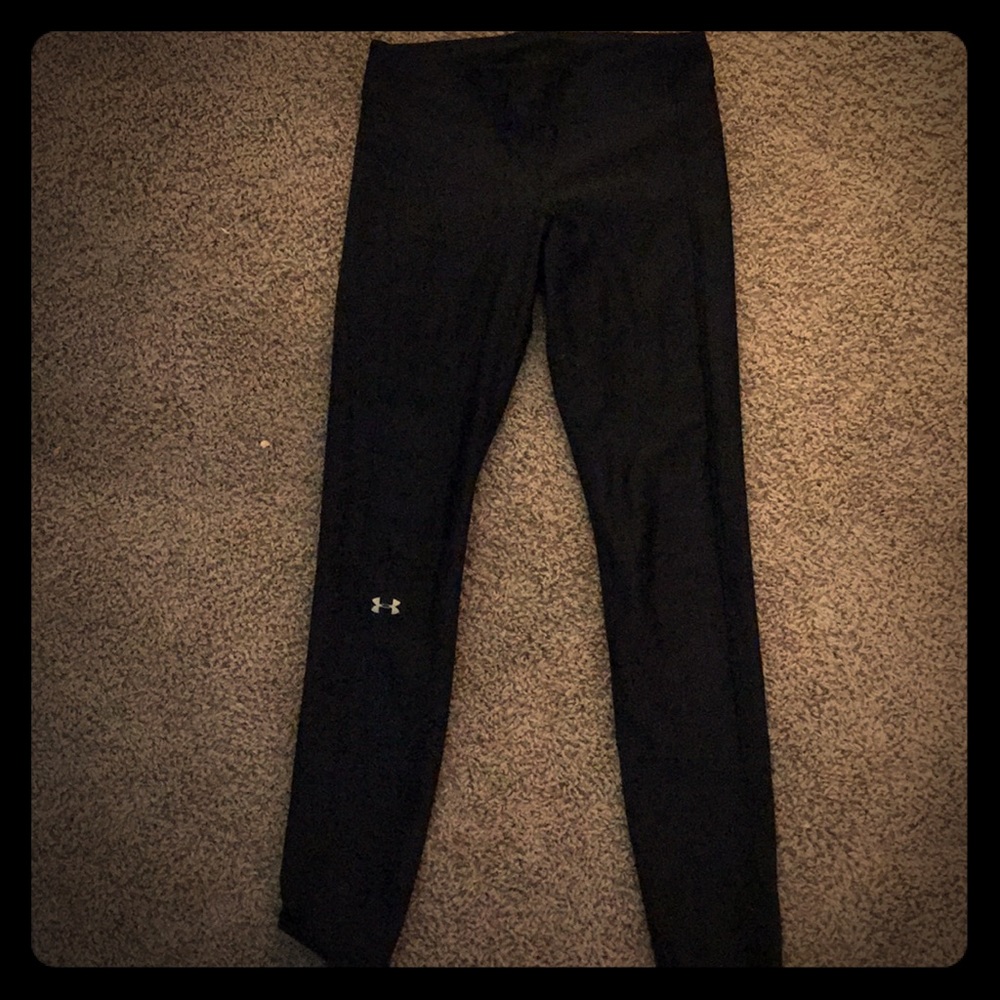 Under Armour leggings. Made for hot weather.